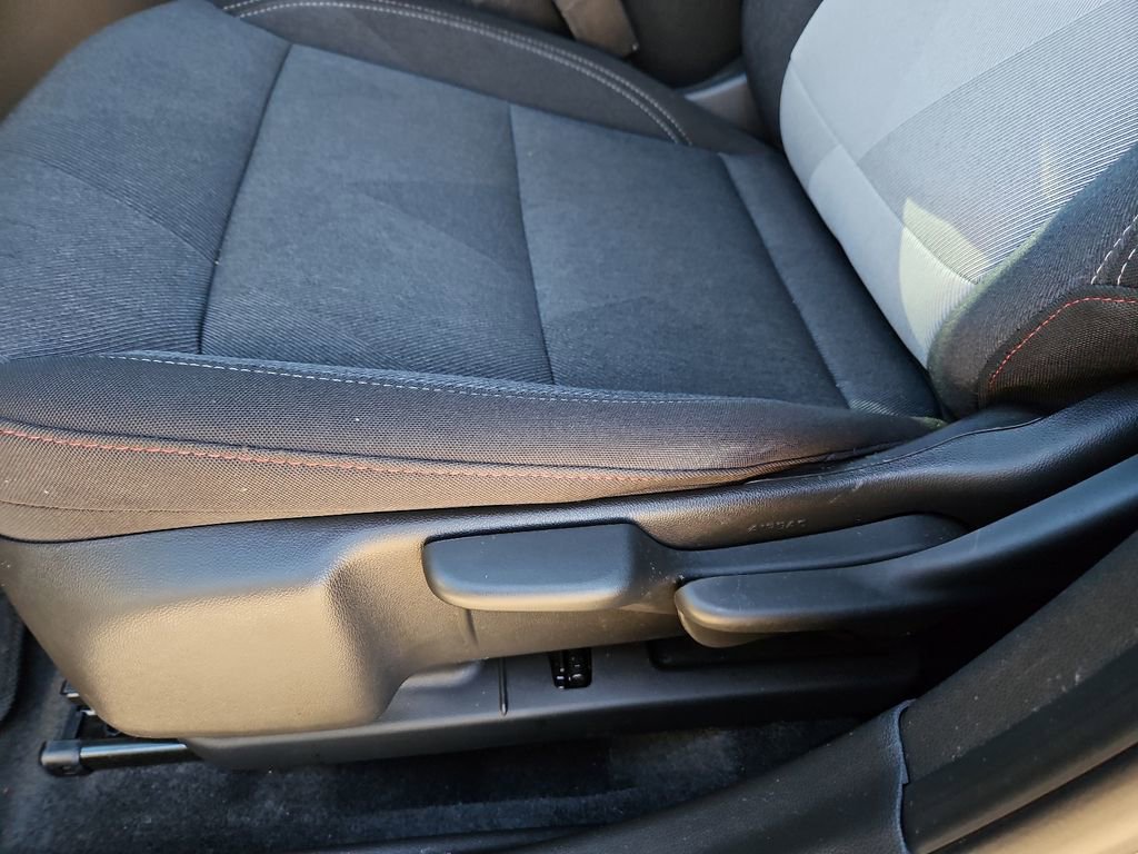 Used 2025 Chevrolet Trax RS w/ Driver Confidence Package image 20