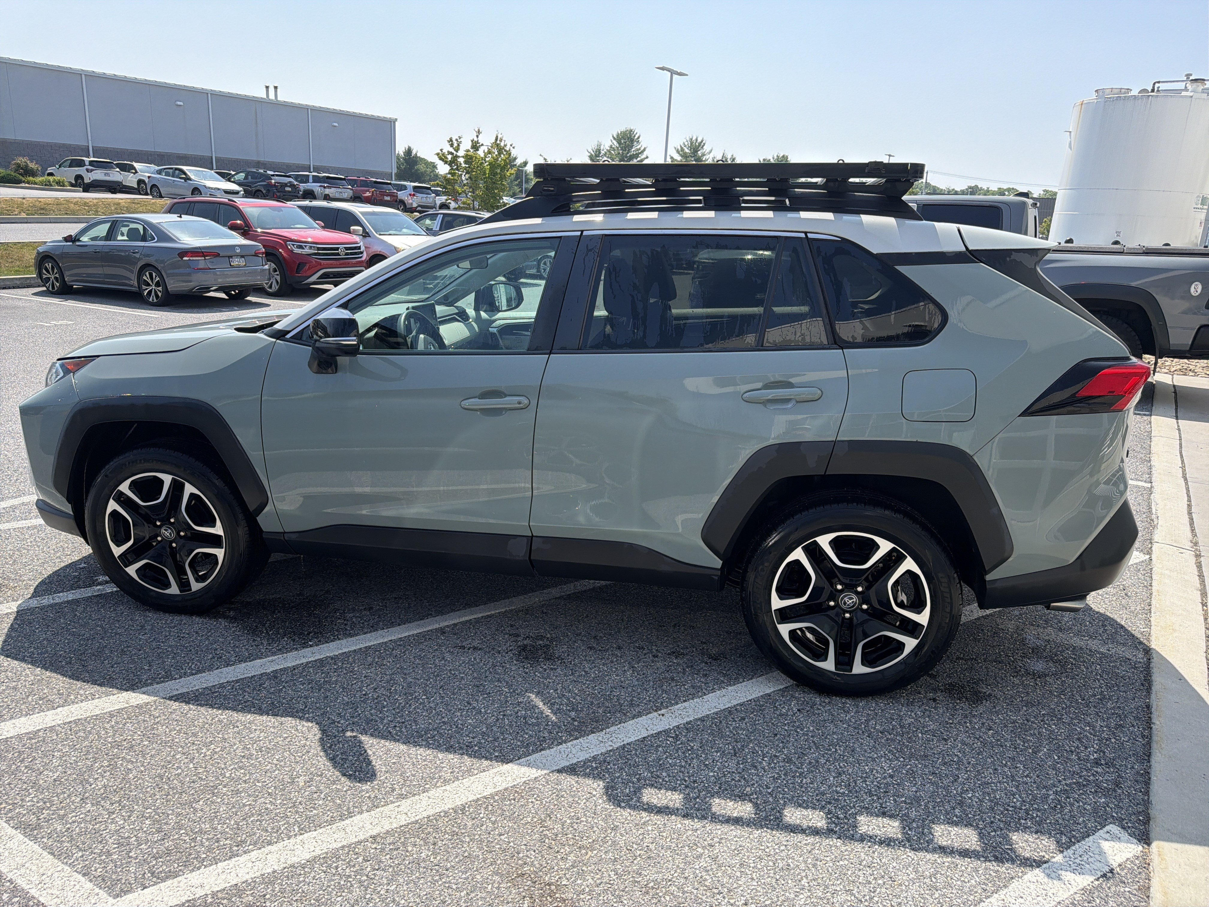 Used 2019 Toyota RAV4 Adventure AWD/4WD image 2