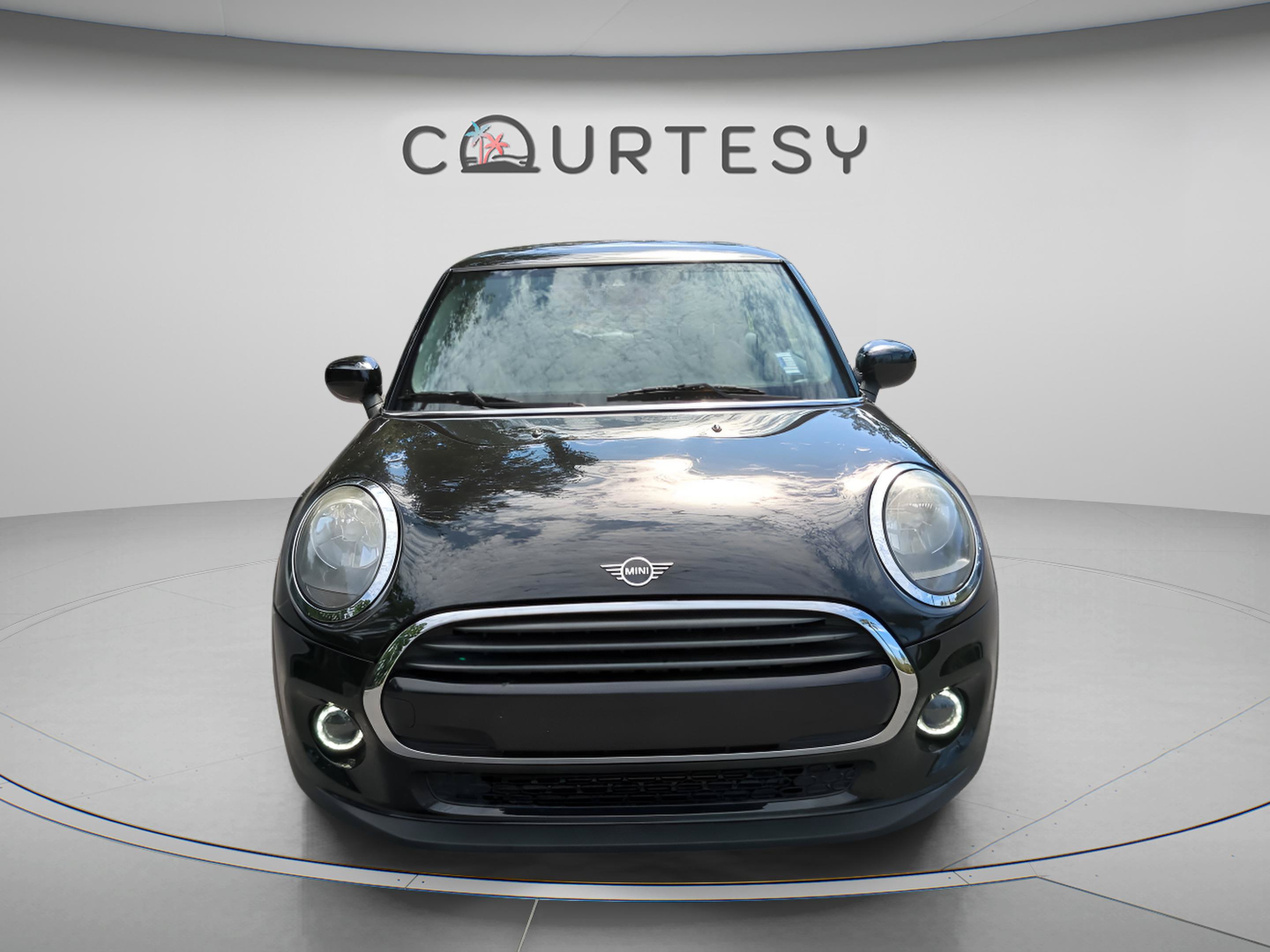 Used 2021 MINI Cooper 2-Door Hardtop FWD image 10