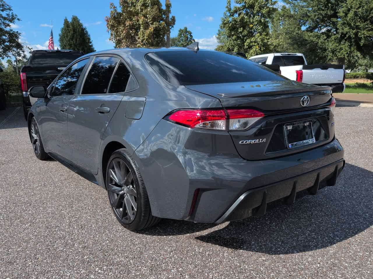 Used 2023 Toyota Corolla SE FWD image 4