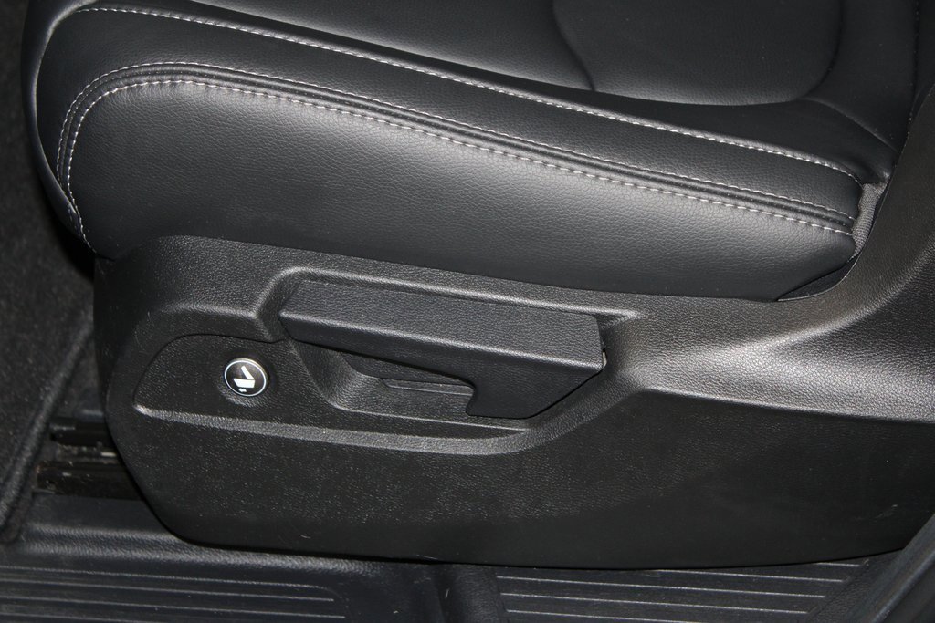 Used 2025 Honda Pilot Touring image 19