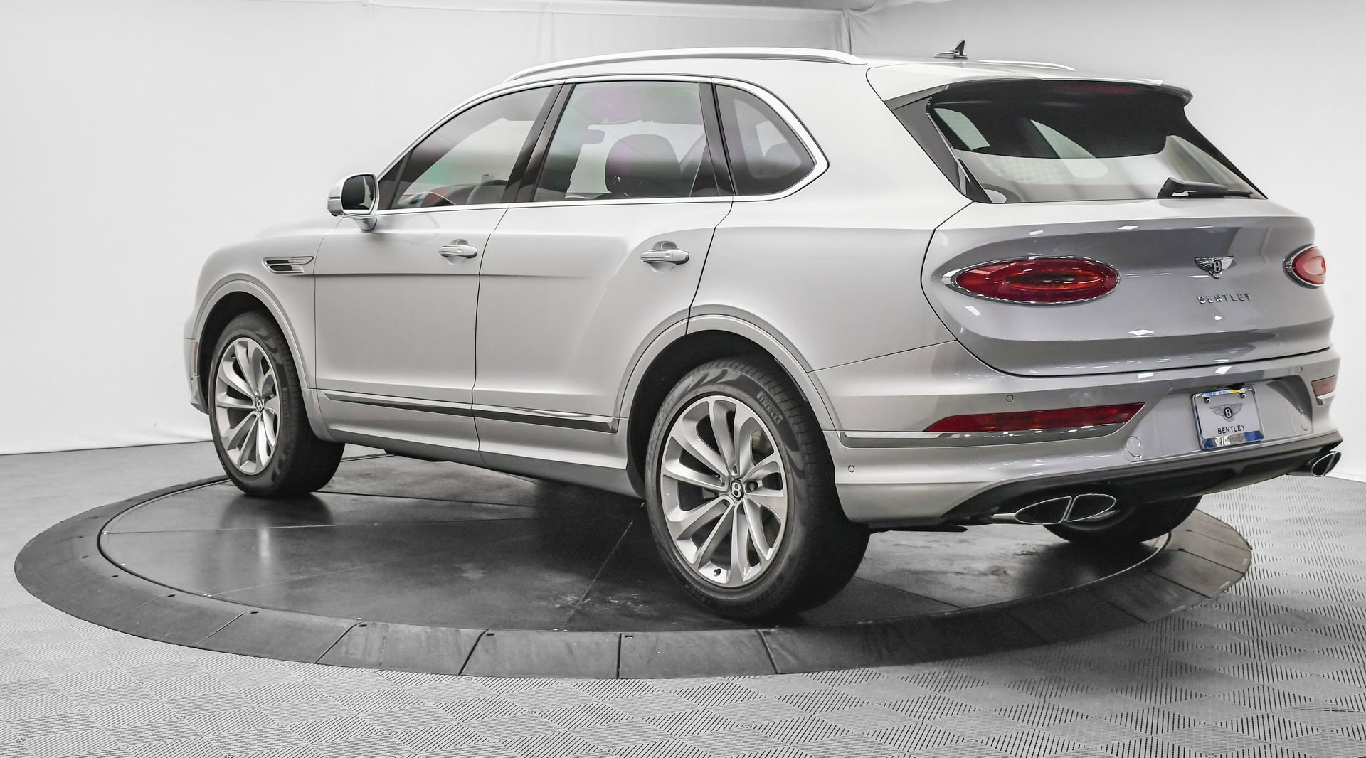 New 2025 Bentley Bentayga image 3