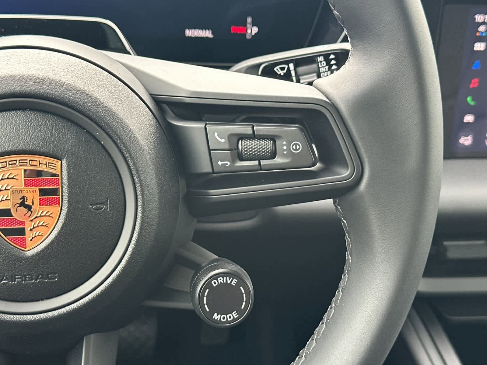 New 2026 Porsche Macan Electric RWD image 28