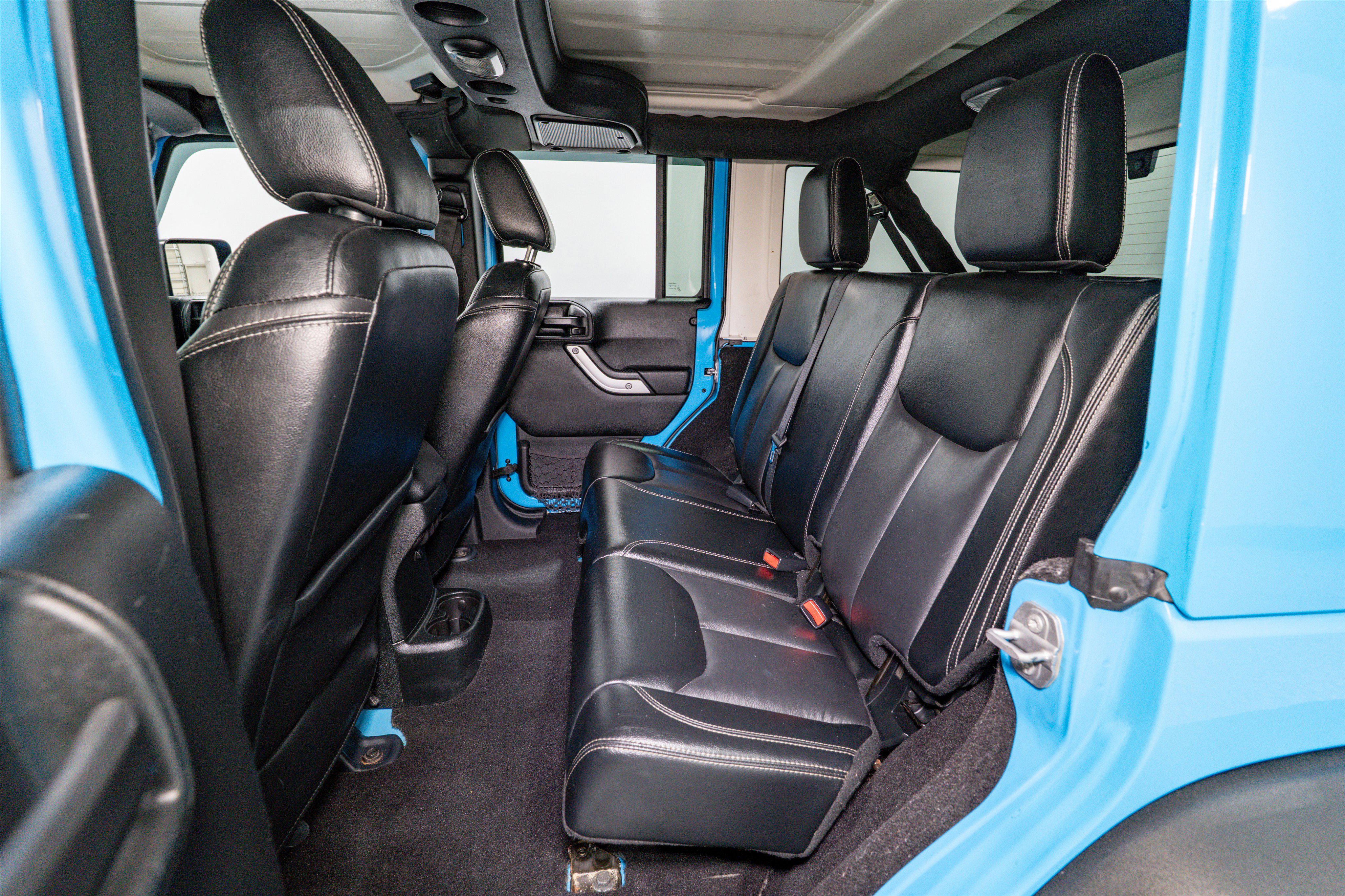 Used 2017 Jeep Wrangler Unlimited Rubicon w/ Dual Top Group image 28