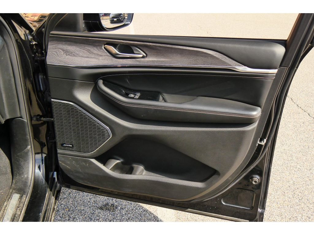 Used 2023 Jeep Grand Cherokee L Overland AWD/4WD image 16