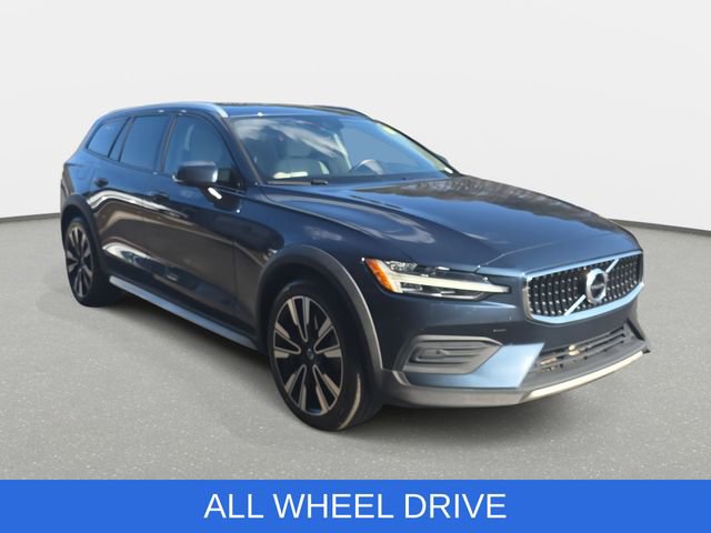 Used 2020 Volvo V60 T5 Cross Country w/ Protection Package Premier image 3