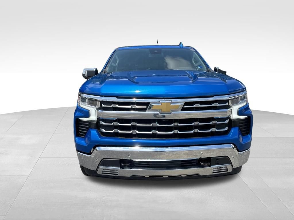 Used 2022 Chevrolet Silverado 1500 LTZ w/ LTZ Convenience Package II AWD/4WD image 9