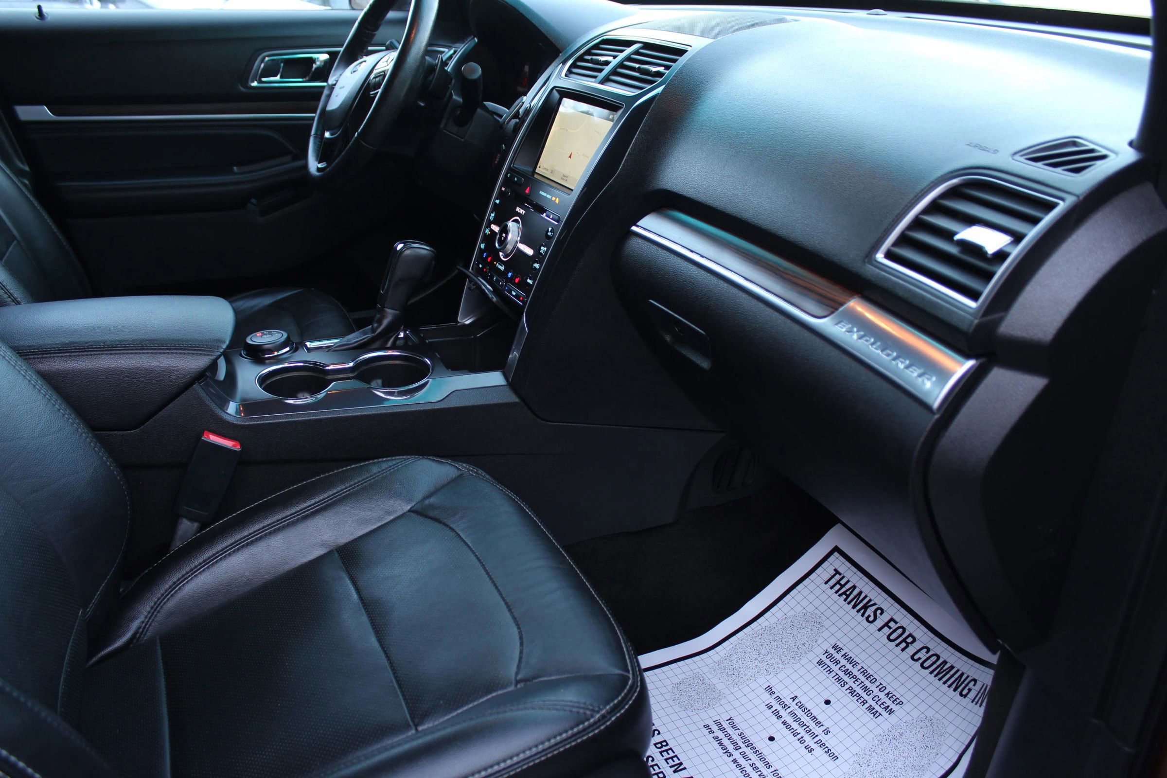 Used 2017 Ford Explorer Limited image 18