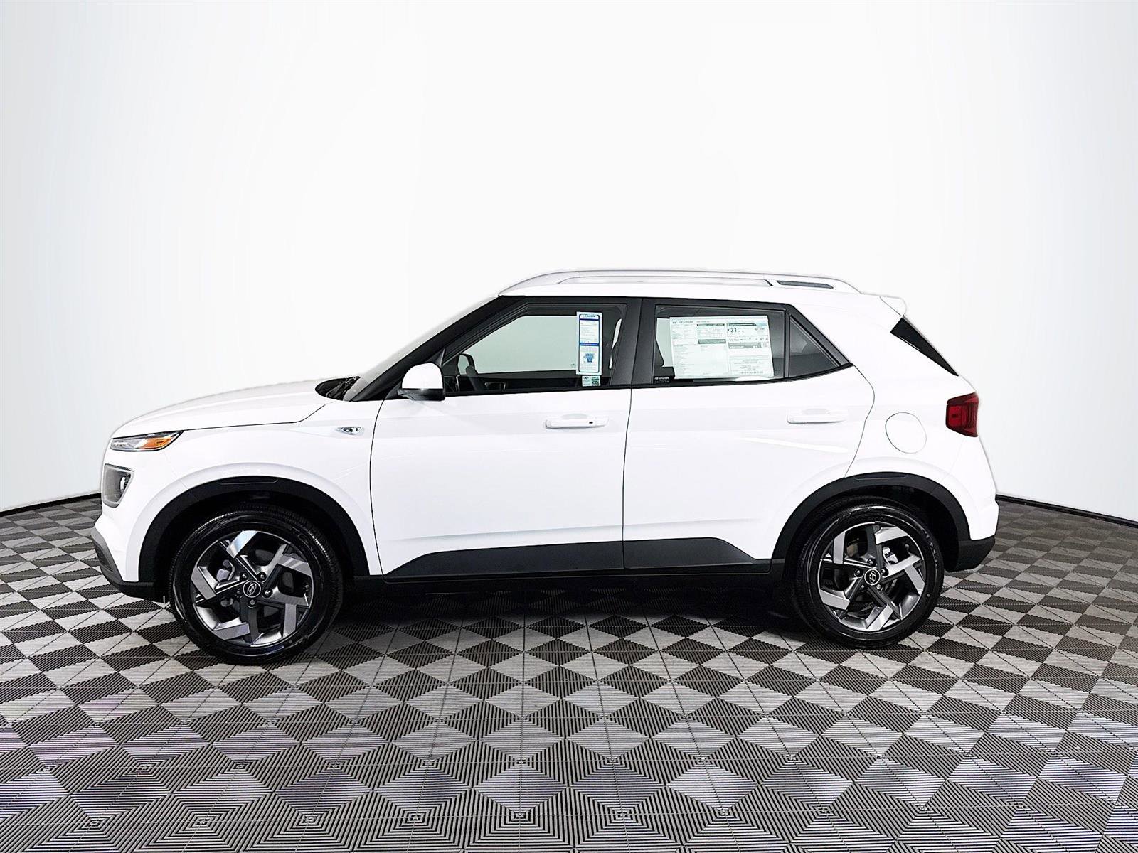 New 2025 Hyundai Venue SEL image 4