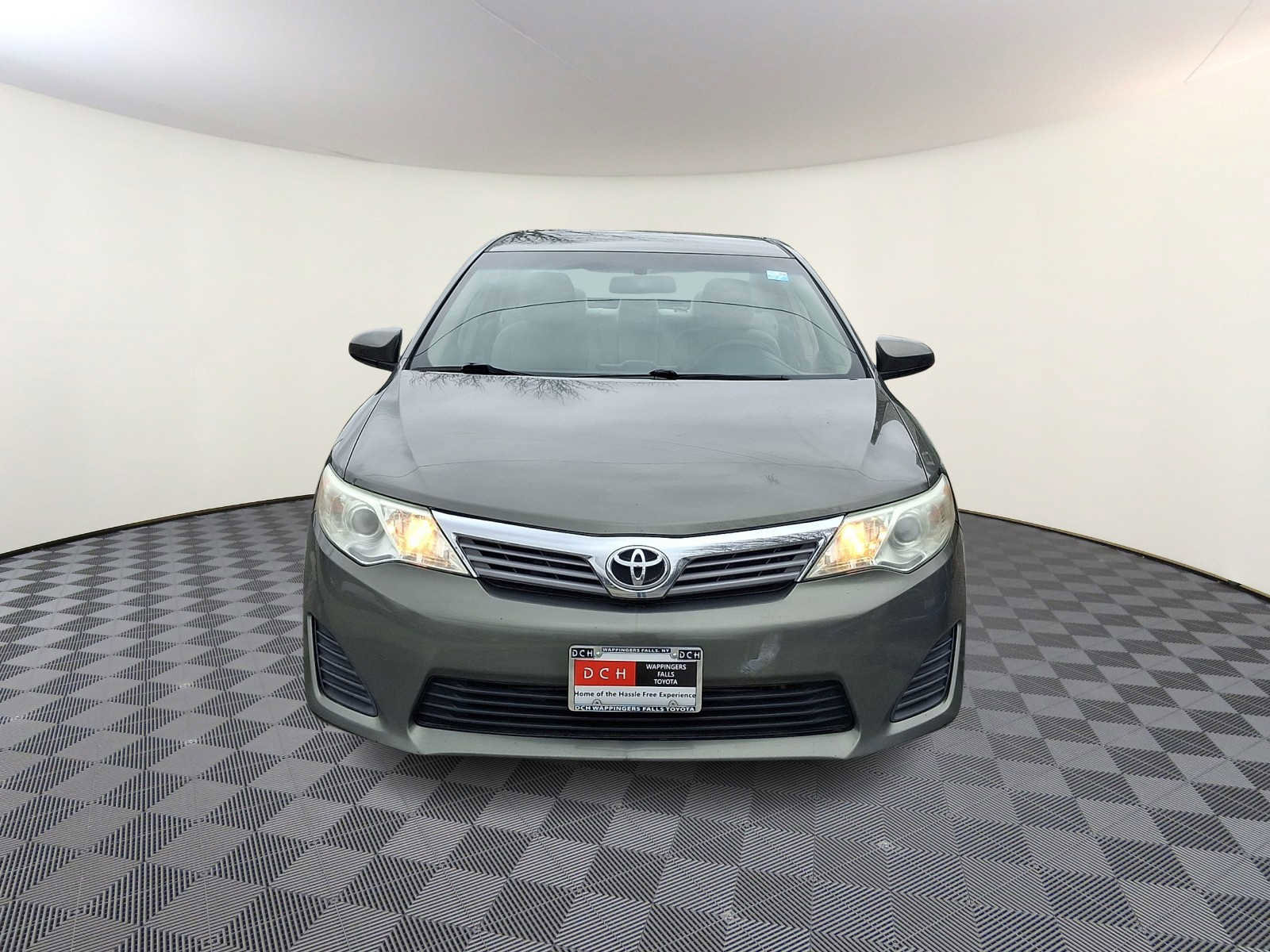 Used 2012 Toyota Camry L image 3