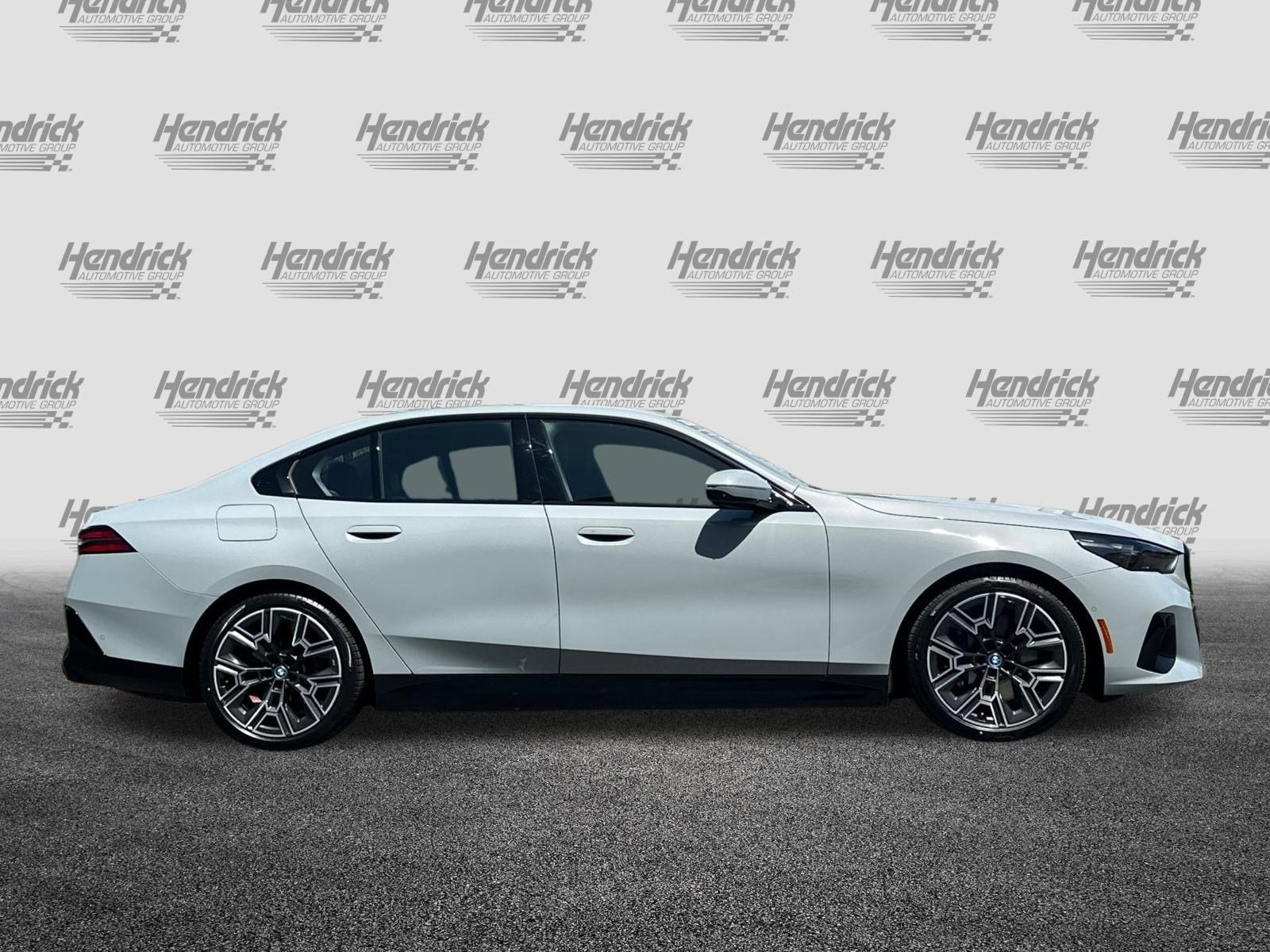 Certified 2024 BMW i5 eDrive40i w/ M Sport Package RWD image 3