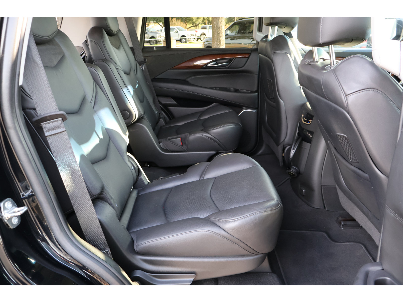 Used 2019 Cadillac Escalade Premium Luxury RWD image 19