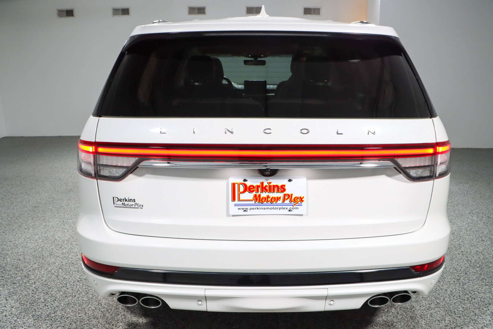 Used 2023 Lincoln Aviator Reserve w/ Equipment Group 201A AWD/4WD image 8
