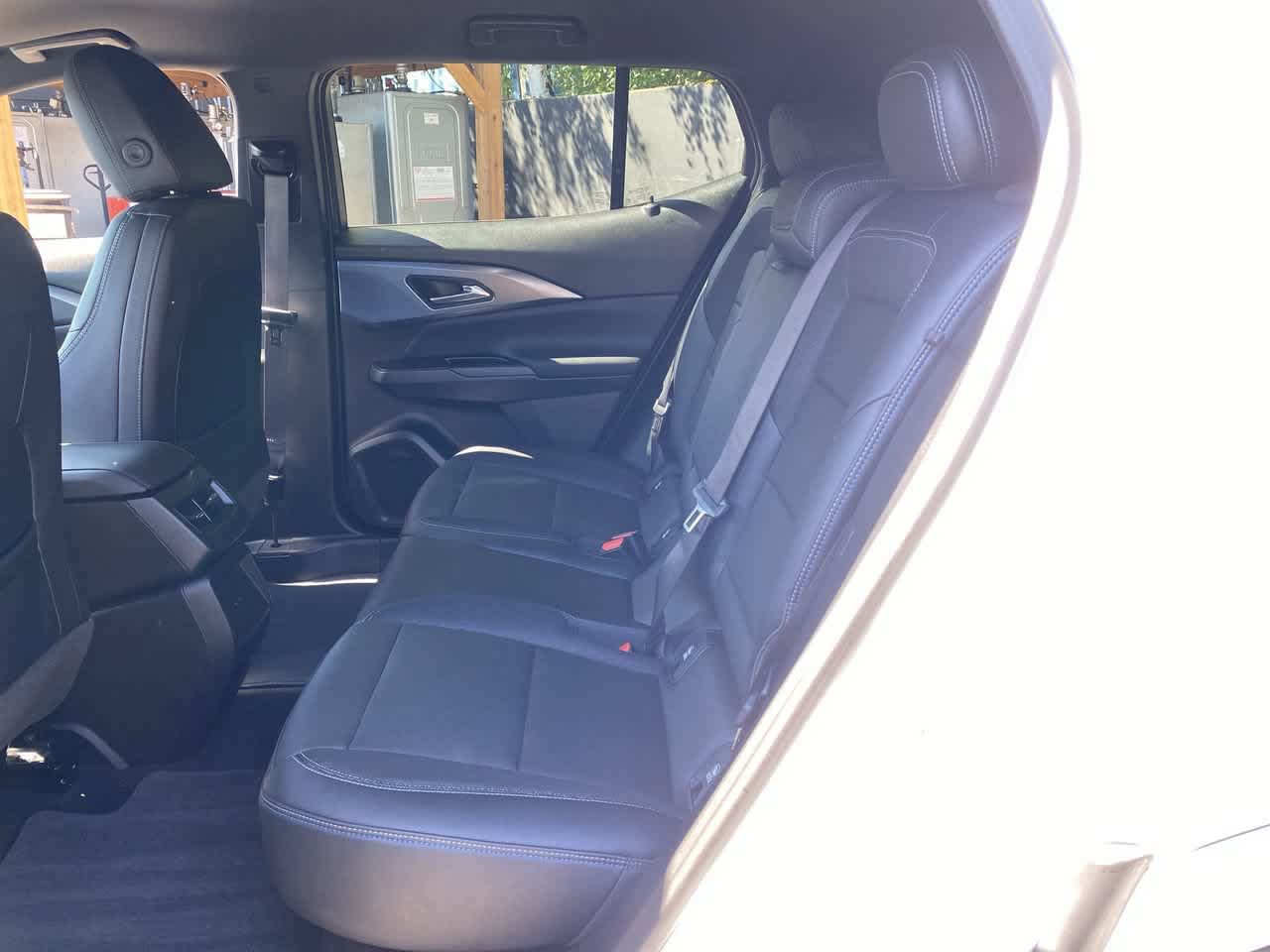 Used 2024 Chevrolet Equinox EV LT AWD/4WD image 16