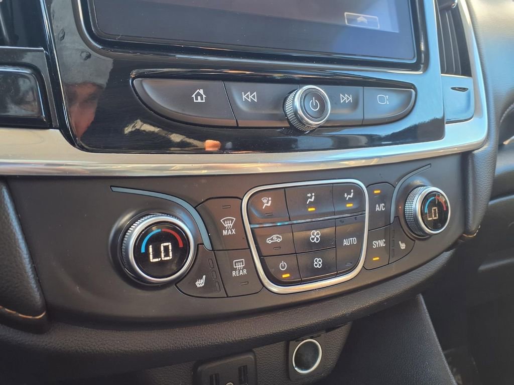 Used 2019 Chevrolet Traverse LT w/ LT Premium Package image 8