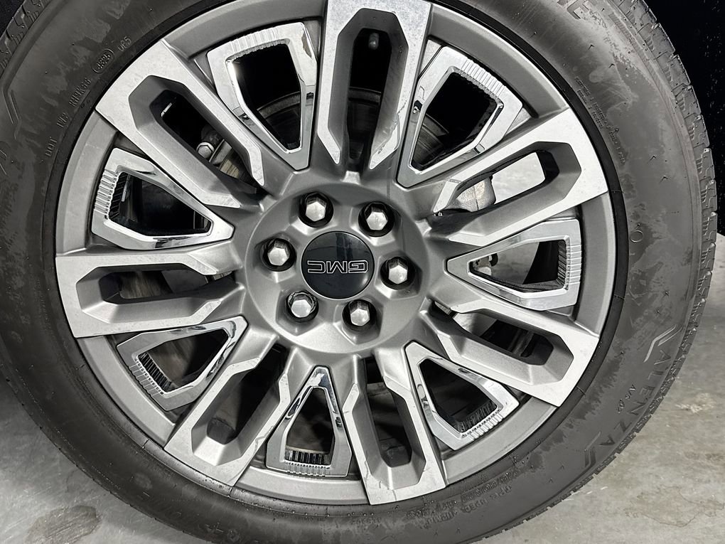 Used 2023 GMC Yukon XL Denali Ultimate AWD/4WD image 34