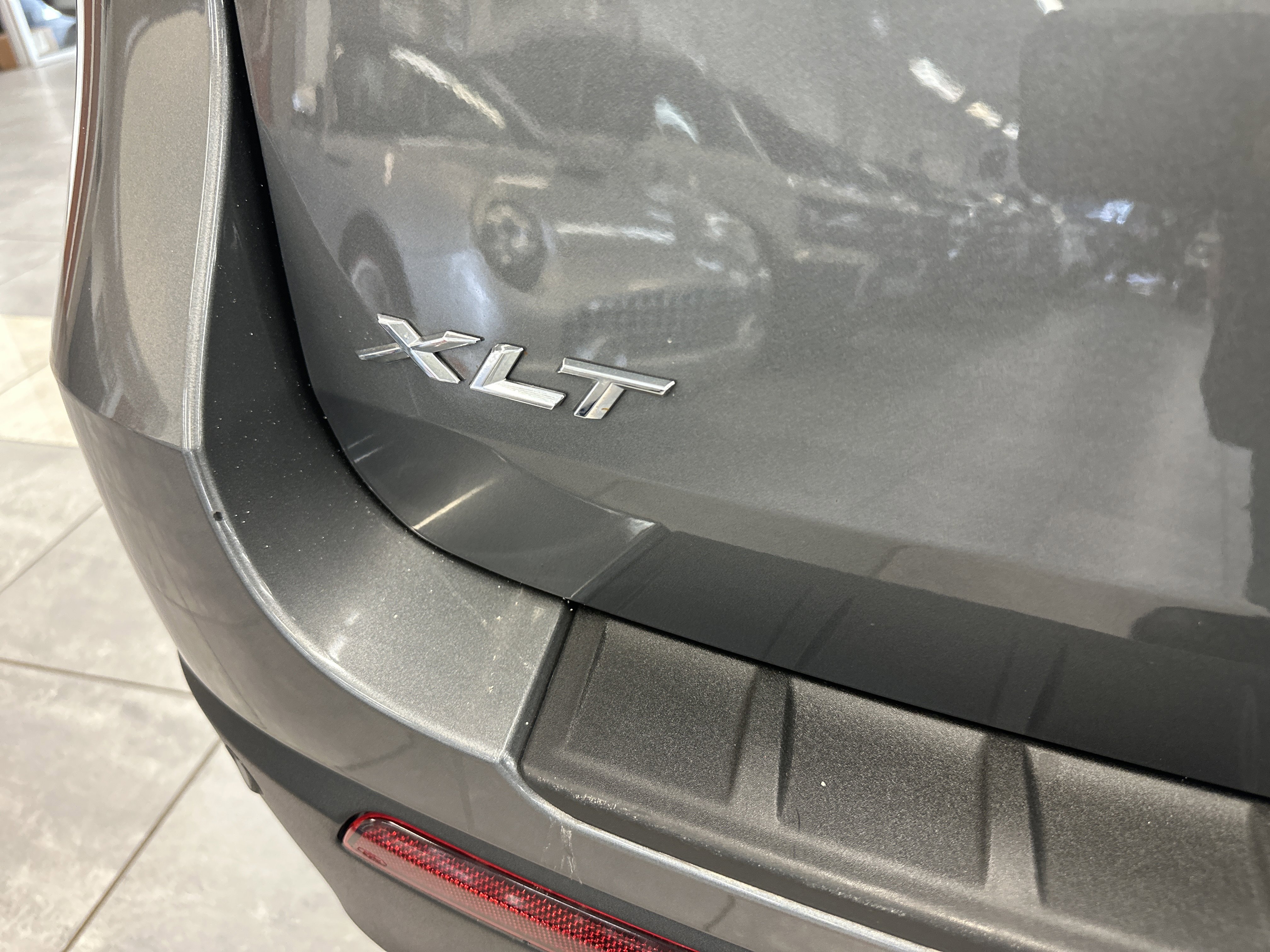 Used 2023 Ford Explorer XLT w/ Equipment Group 202A image 10