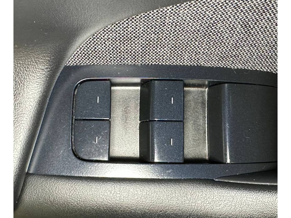Used 2022 Tesla Model S Standard Range AWD/4WD image 34