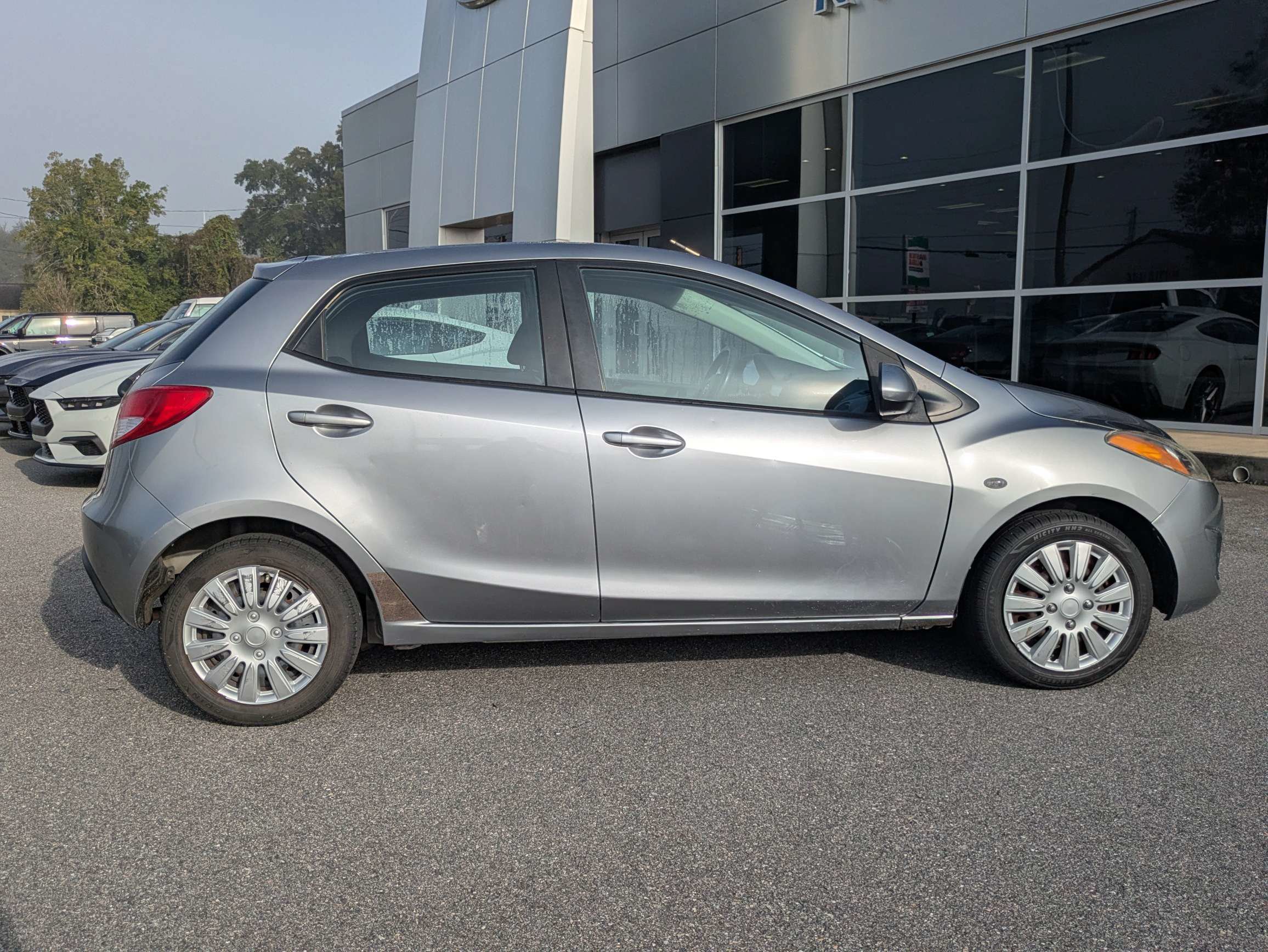 Used 2013 MAZDA MAZDA2 Sport FWD image 3