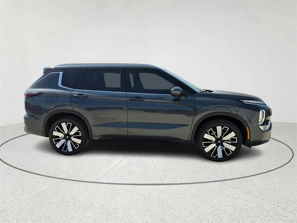 New 2025 Mitsubishi Outlander SEL image 4