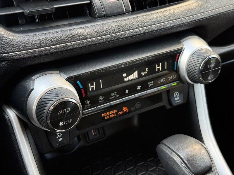 Used 2021 Toyota RAV4 XLE image 28