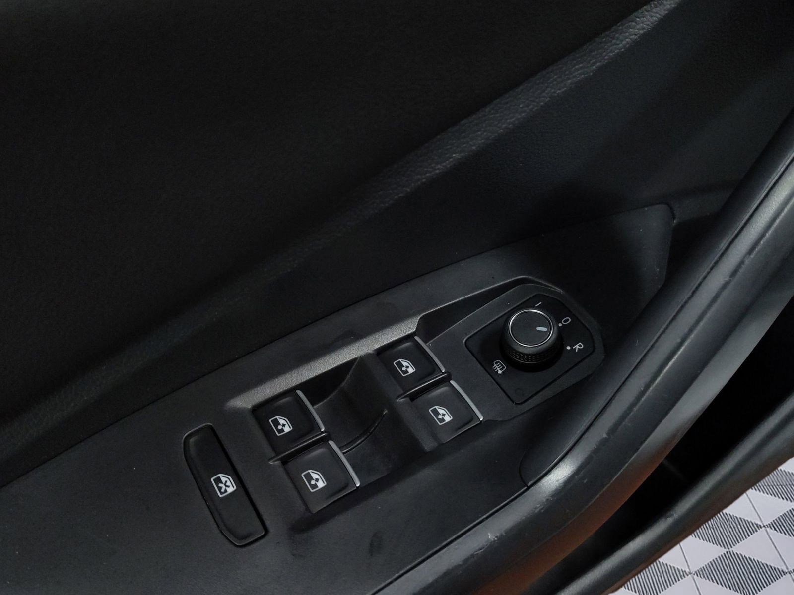 Used 2022 Volkswagen Jetta SE image 11