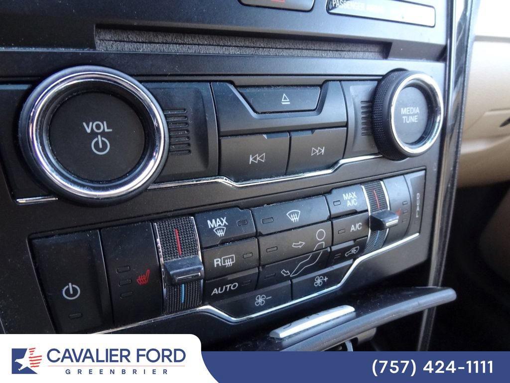 Used 2016 Ford Explorer XLT w/ Equipment Group 202A AWD/4WD image 12