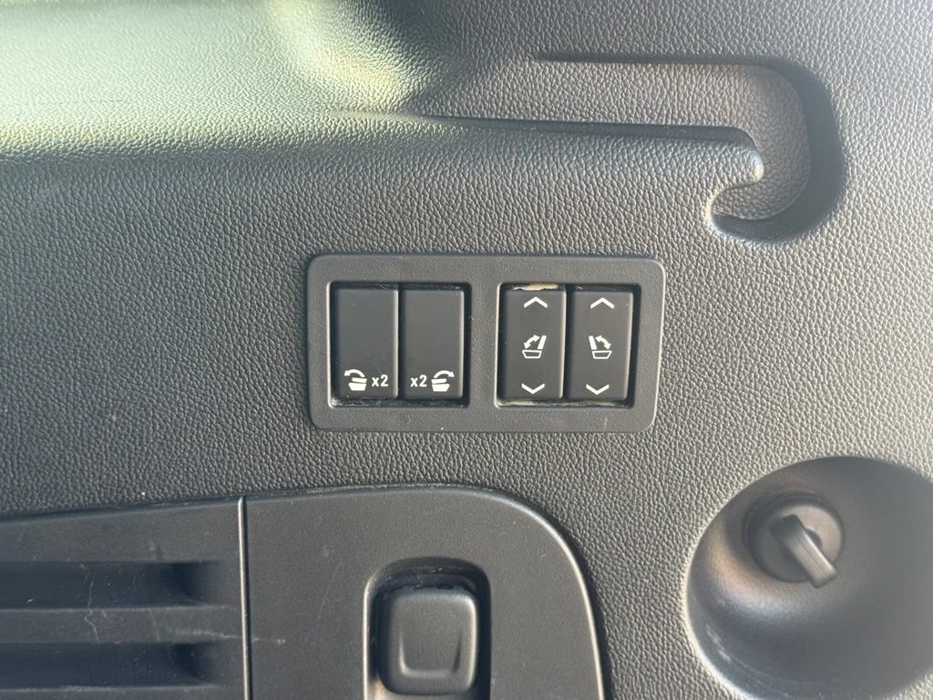 Used 2015 Chevrolet Suburban LTZ AWD/4WD image 37