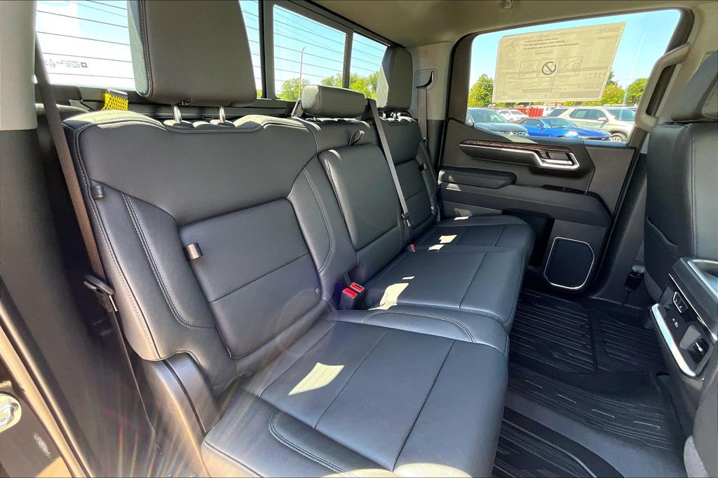 Used 2026 GMC Sierra 1500 SLT AWD/4WD image 8