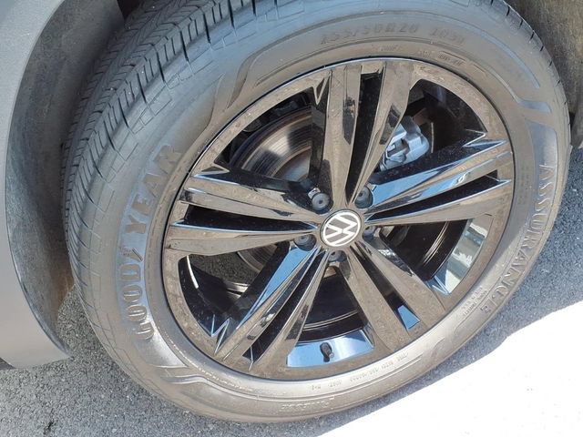 Used 2023 Volkswagen Atlas Cross Sport SEL R-Line AWD/4WD image 7