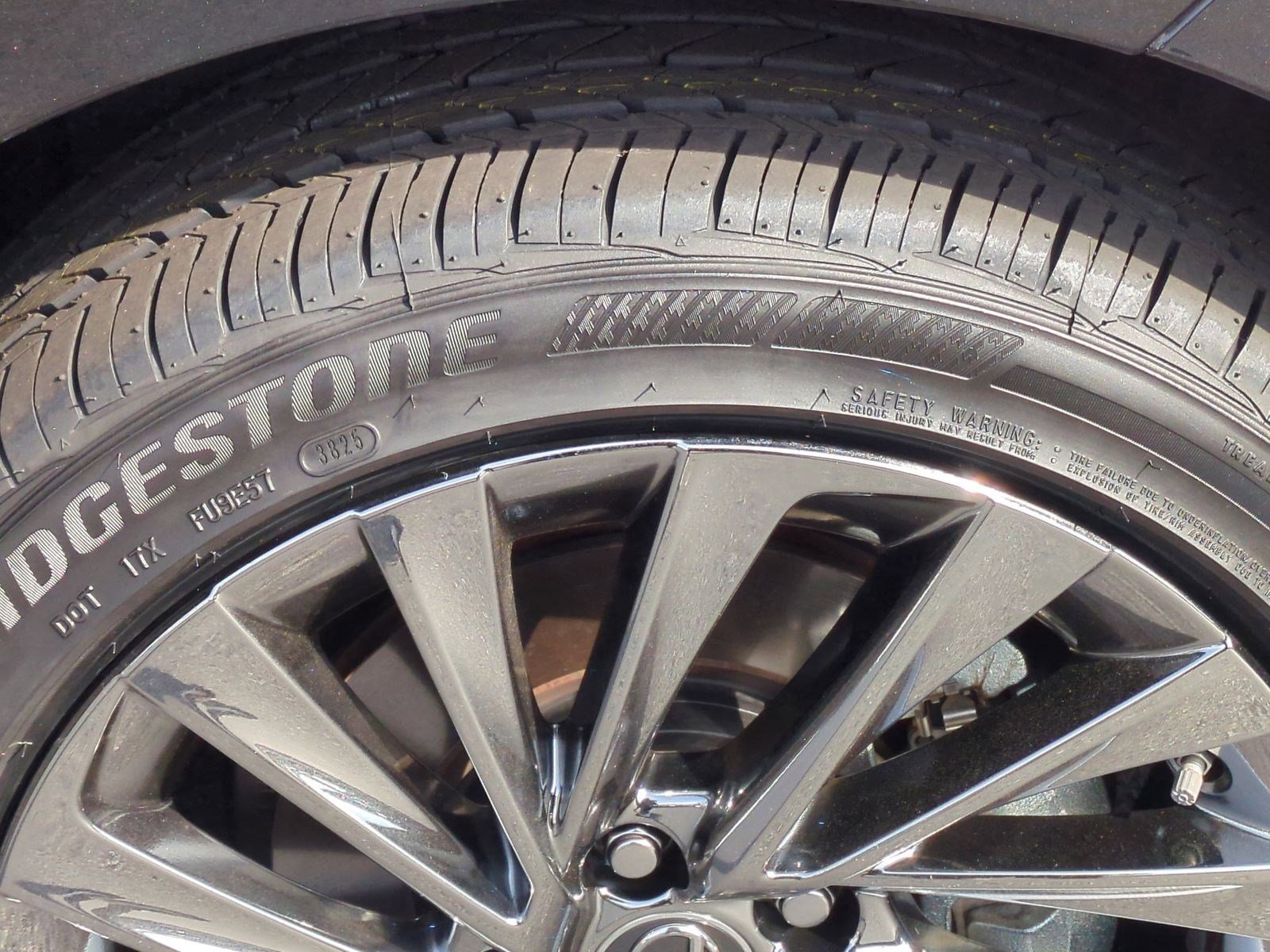 Used 2024 Lexus ES 300h w/ Technology Package image 12