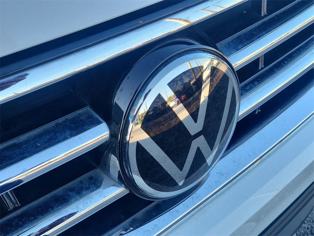 Used 2022 Volkswagen Tiguan SE image 9