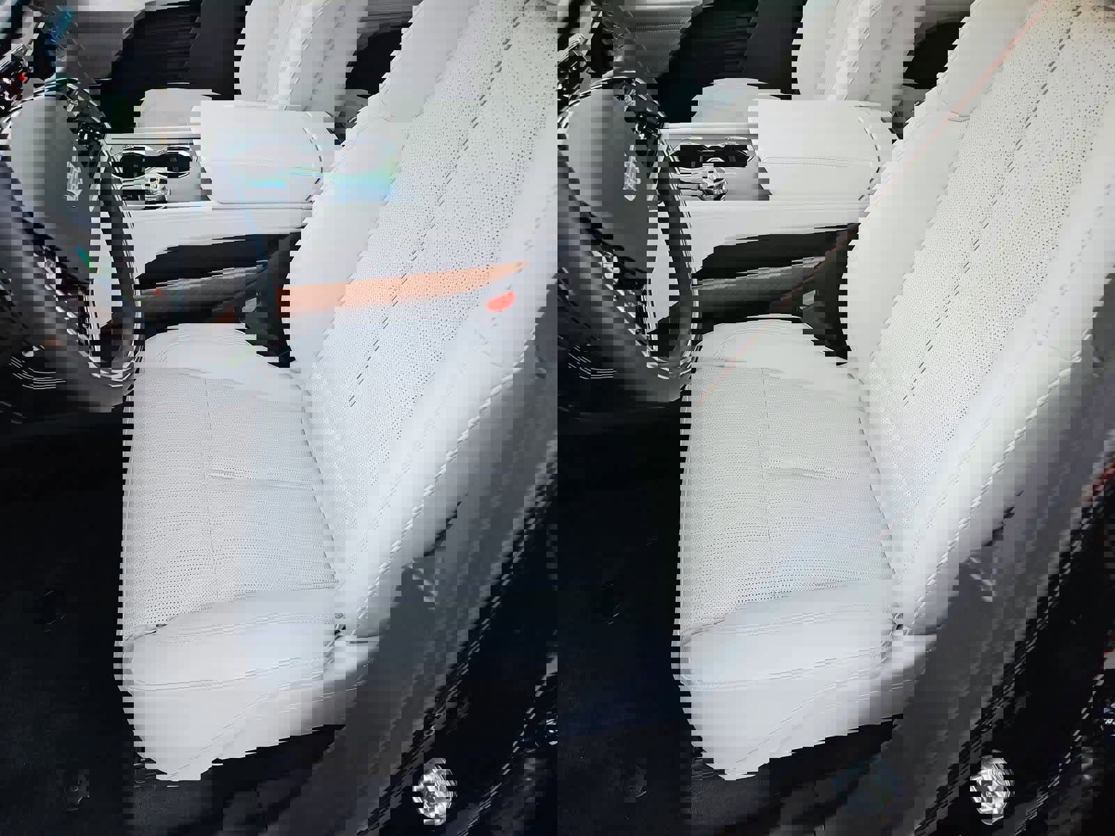 Used 2026 Cadillac Vistiq Luxury w/ LPO, Floor Liner Package image 16