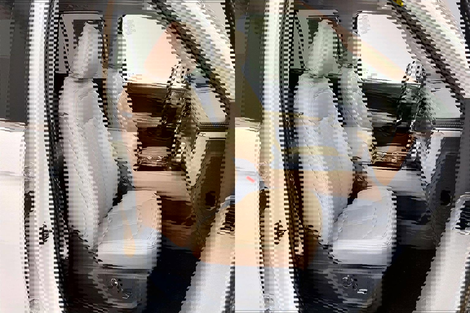 Used 2024 Ford Expedition Max Limited image 6