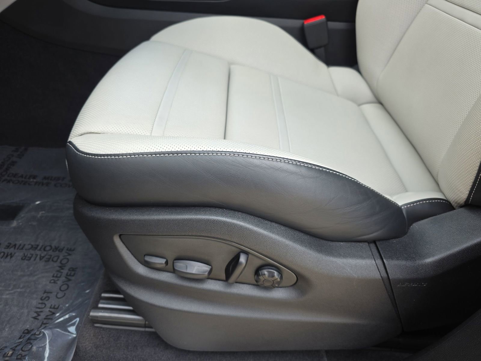 Certified 2026 Porsche Cayenne S AWD/4WD image 15