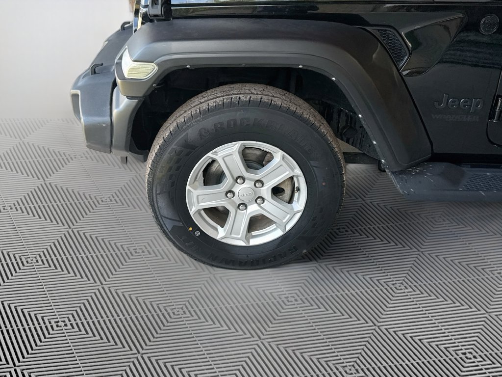 Certified 2022 Jeep Wrangler Unlimited Sport w/ Sun And Sound Package AWD/4WD image 35