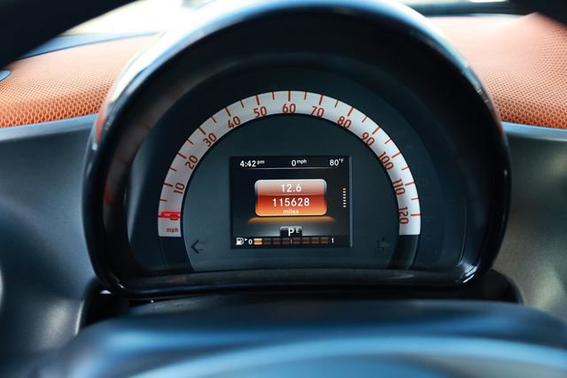 Used 2016 smart fortwo passion image 27