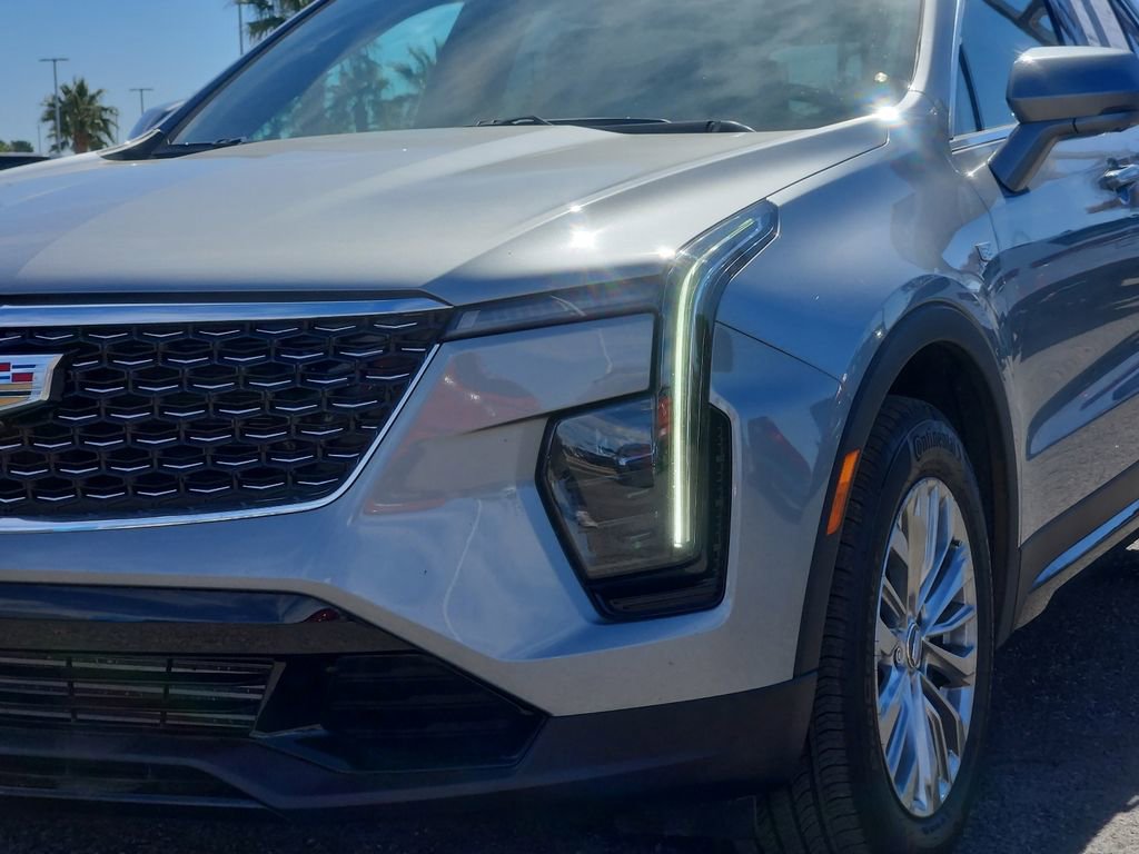 Used 2025 Cadillac XT4 Premium Luxury image 7
