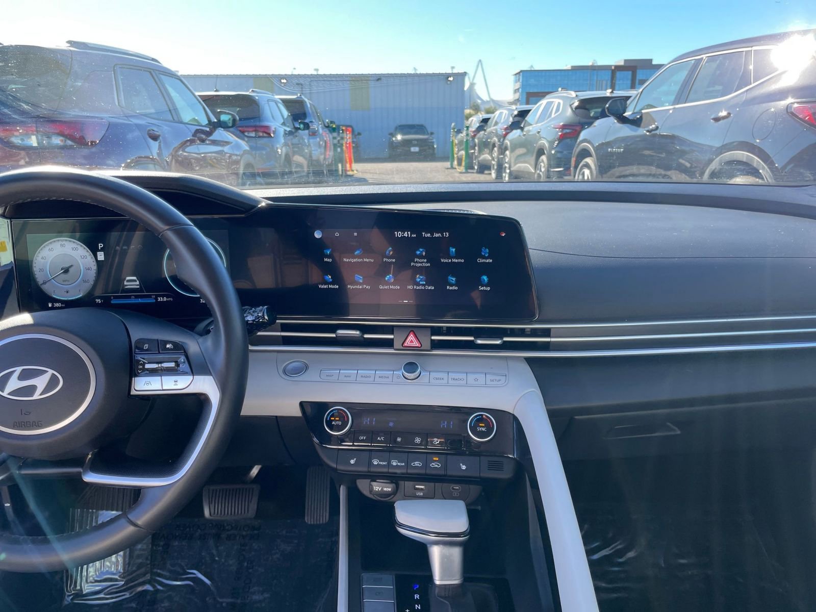 Used 2025 Hyundai Elantra Limited image 18