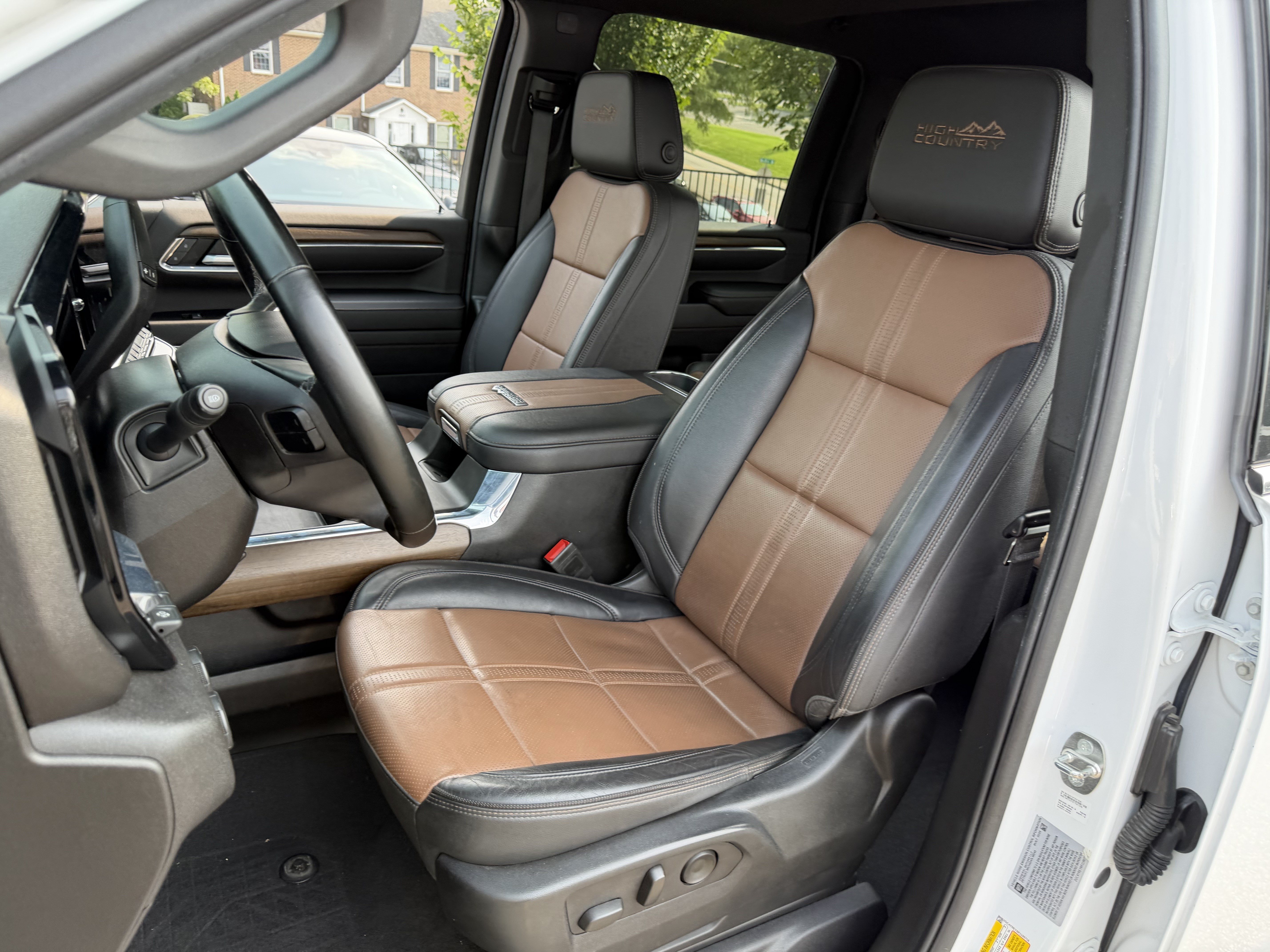 Used 2024 Chevrolet Silverado 2500 High Country w/ High Country Premium Package AWD/4WD image 13