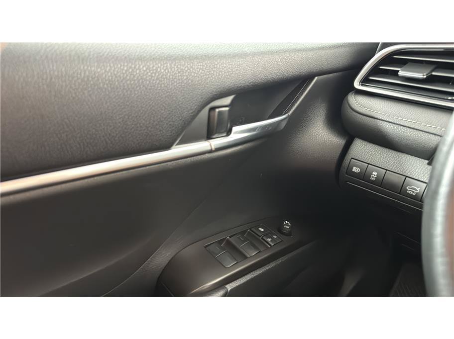 Used 2022 Toyota Camry SE w/ Carpet Mat Package (TMS) FWD image 30