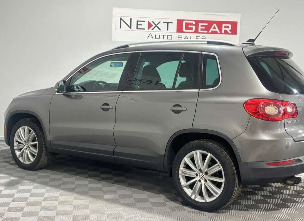 Used 2011 Volkswagen Tiguan S image 36