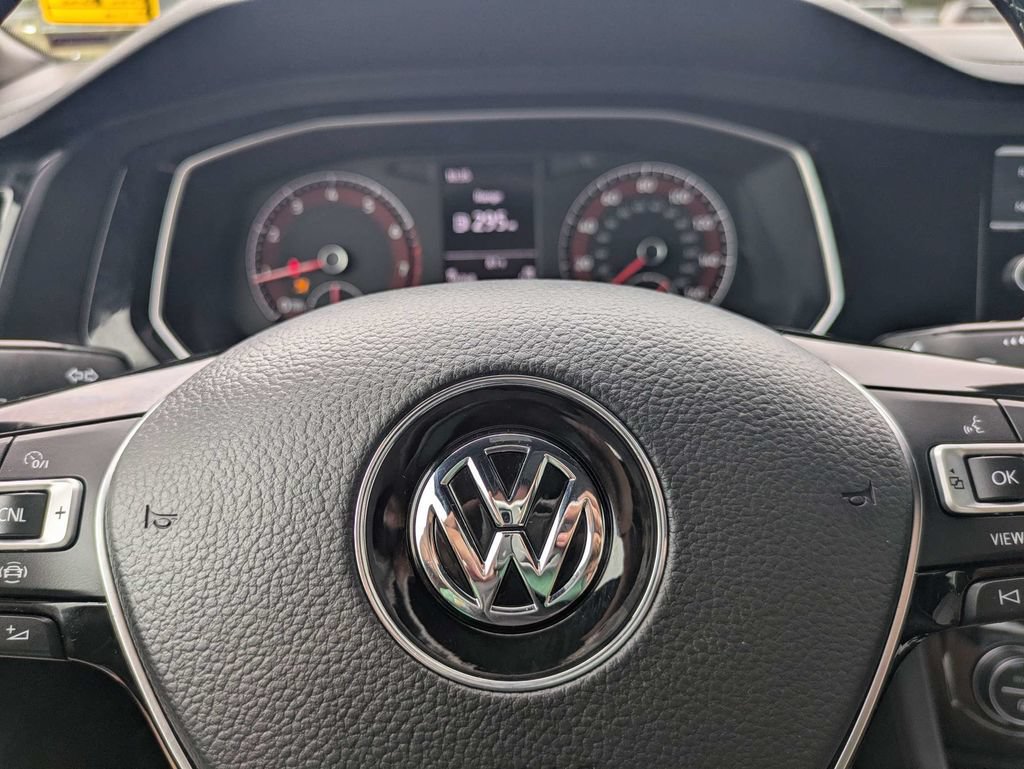 Used 2020 Volkswagen Jetta R-Line FWD image 30