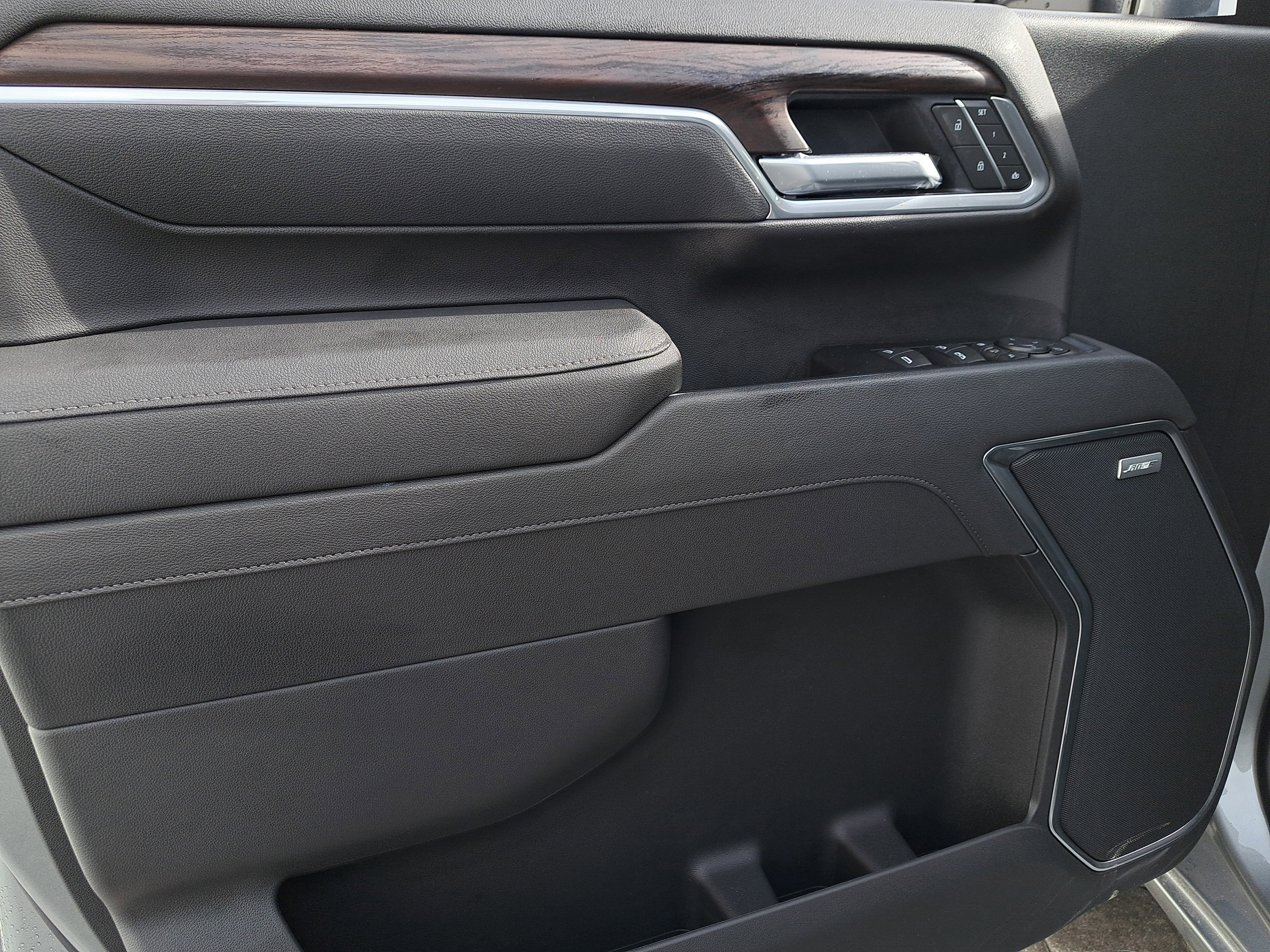 New 2025 GMC Sierra 2500 SLT w/ SLT Premium Package image 18