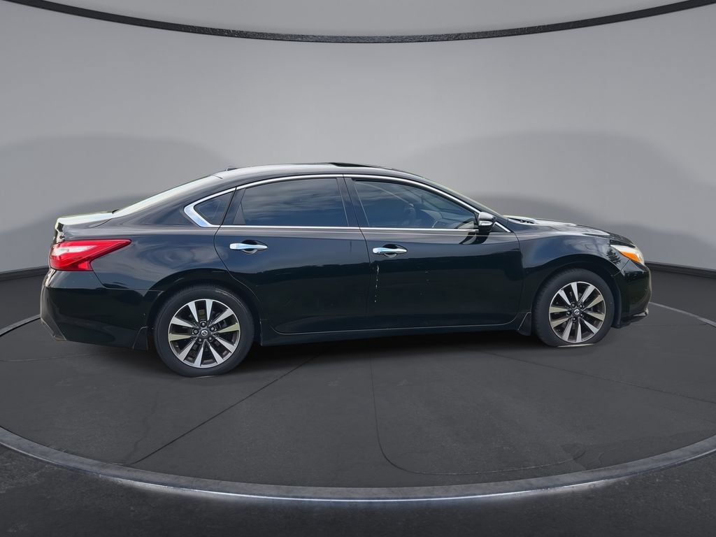 Used 2017 Nissan Altima 2.5 SV w/ Convenience Package FWD image 9