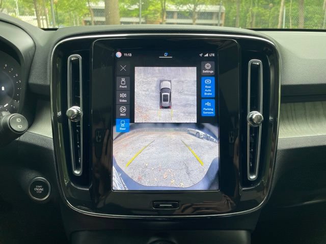 Certified 2025 Volvo XC40 B5 Plus AWD/4WD image 21
