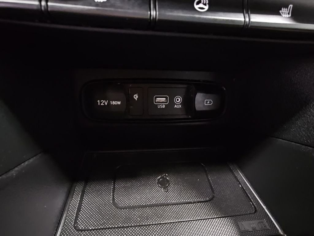 Used 2020 Hyundai Santa Fe Limited image 19