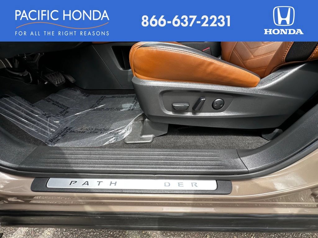 Used 2023 Nissan Pathfinder Platinum FWD image 23