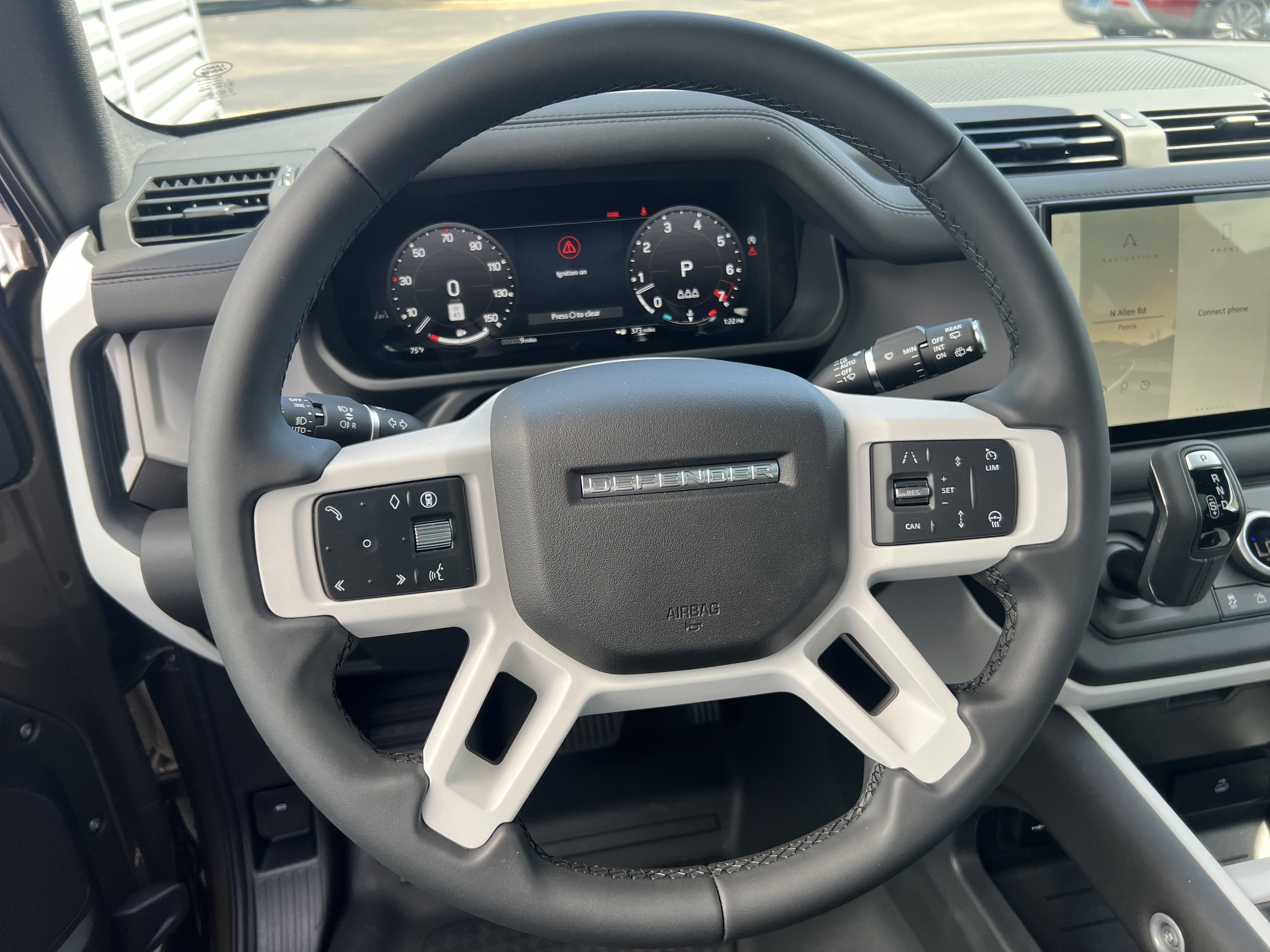 New 2025 Land Rover Defender 90 X-Dynamic SE image 10