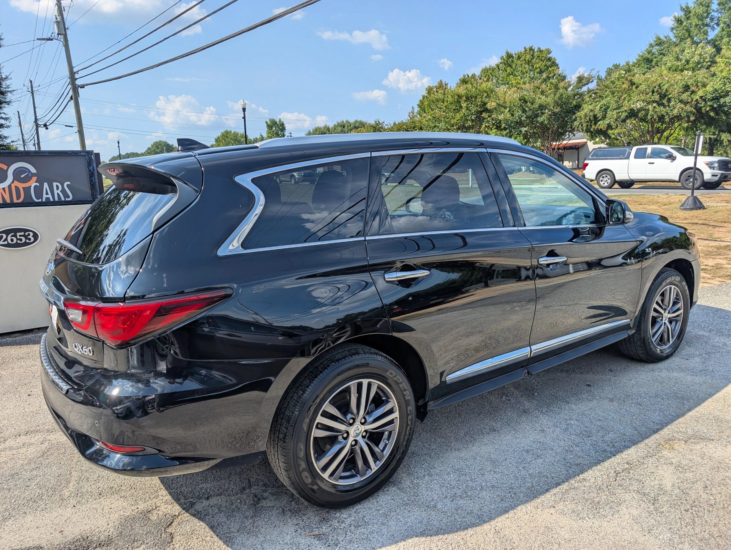 Used 2018 INFINITI QX60 Luxe w/ Premium Plus Package AWD/4WD image 5